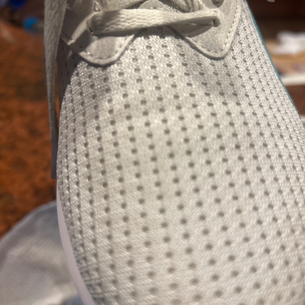 Reebok women’s gym shoes - Picture 5 of 8